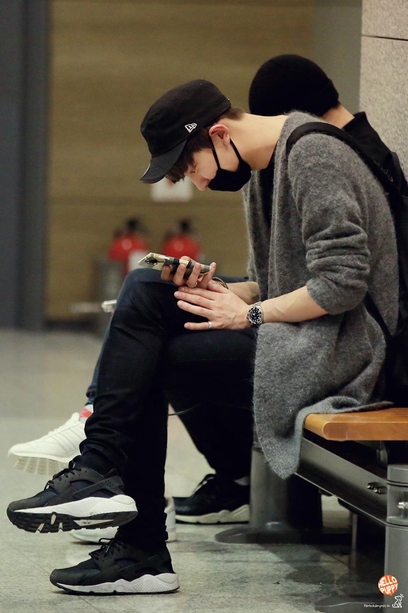 WearEXO_L's tweet photo. EXOXOXOID: [HQ] 150329/30 EXO Chanyeol in Hanoi-ICN Airport (cr: Hello Puppy)
http://t.co/sPECHuaSyn http://t.co/SbQyZiIEkT