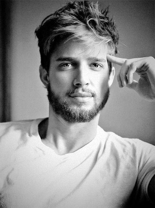   Aujourd\hui Drew fête ses 29 ans !  
Happy birthday   
