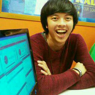 aduh senyumnya gakunaaaaaa #5TAYWITHSMASH