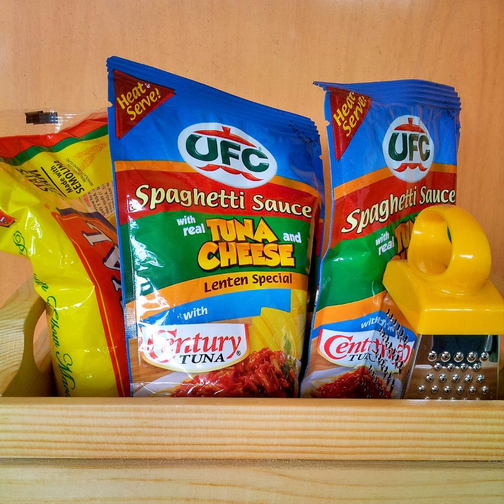 EmpowerMOREISHI's tweet photo. "@JayL_Aquino: Be guilt-free this Lenten season with UFC Spaghetti Sauce w/ Century Tuna &amp; Cheese #HulogNgLangit http://t.co/doYugSgBZZ"