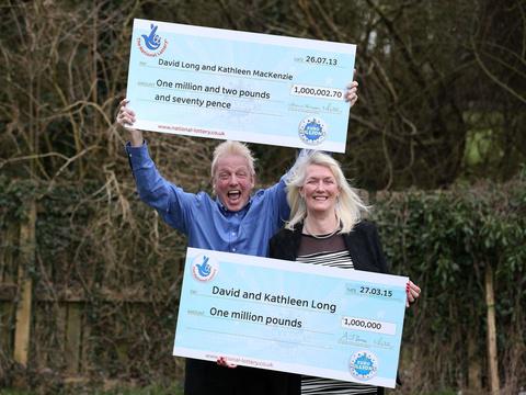 20Minutes's tweet photo. VIDEO. Grande-Bretagne: Ils gagnent à l'Euro Millions deux fois en moins de deux ans http://t.co/QawJvWiSGM http://t.co/IXFYI8jVHq