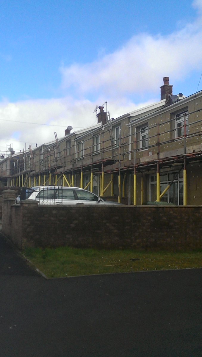 thomas_eco's tweet photo. @JefferiesPR work well under way at The Avenue, Cefnpennar, Mountain Ash http://t.co/pm4jXi5aO4