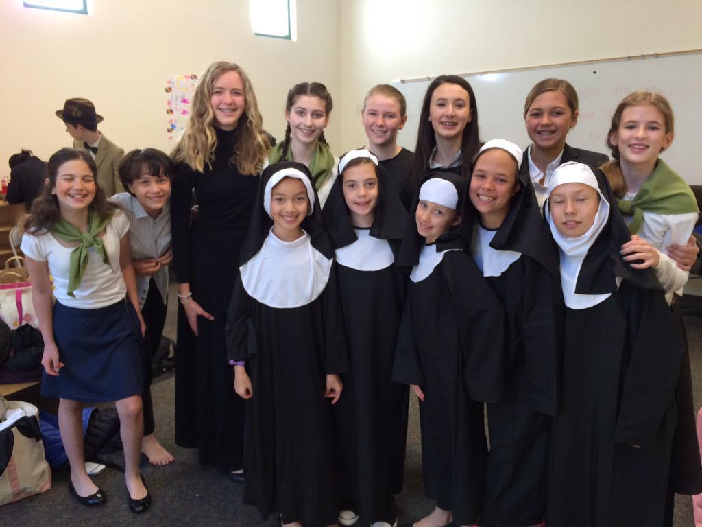 RossSchoolBears's tweet photo. @RossBearsMusic @RossSchoolBears is so excited for curtain #SoundOfMusic @VH1SaveTheMusic #musicaltheater http://t.co/CyIjkRVnBX