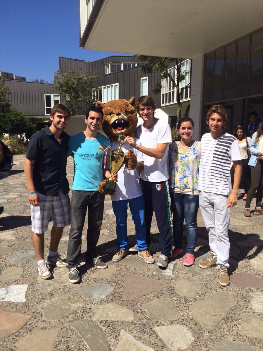 UAI_VINA's tweet photo. Este año los alumnos de @ingenieriaUAI @ceic_uai se quedaron con el 1º lugar de la #semanamechona2015 Felicitaciones! http://t.co/r4fo0hKTWu