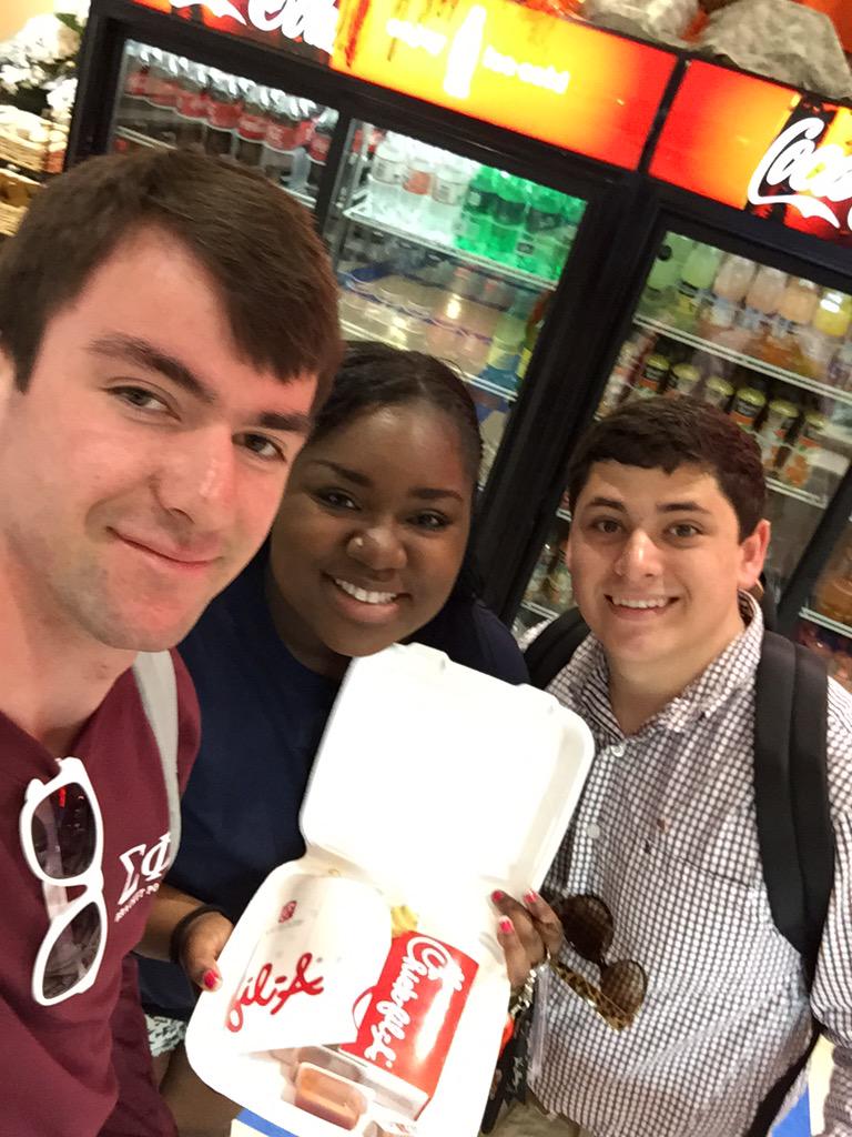 Hardy_On_'s tweet photo. @gds_bracketpwr Grabbing some Chickfila before we head over to the table! #SigmaPhiDelta http://t.co/xqgQBMSzFC