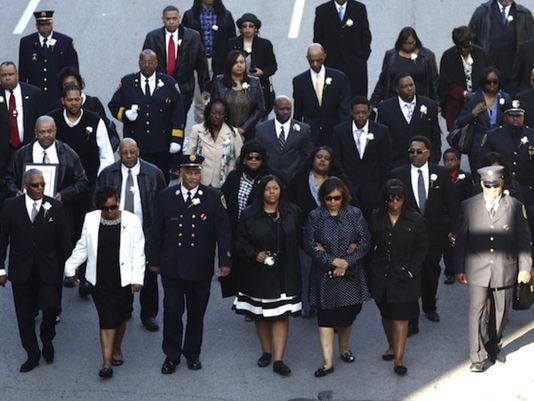 Enquirer's tweet photo. Family of fallen firefighter #CFDGordon ‘appreciative'
http://t.co/pSeCWM2ojG http://t.co/ZQghV1uG8e