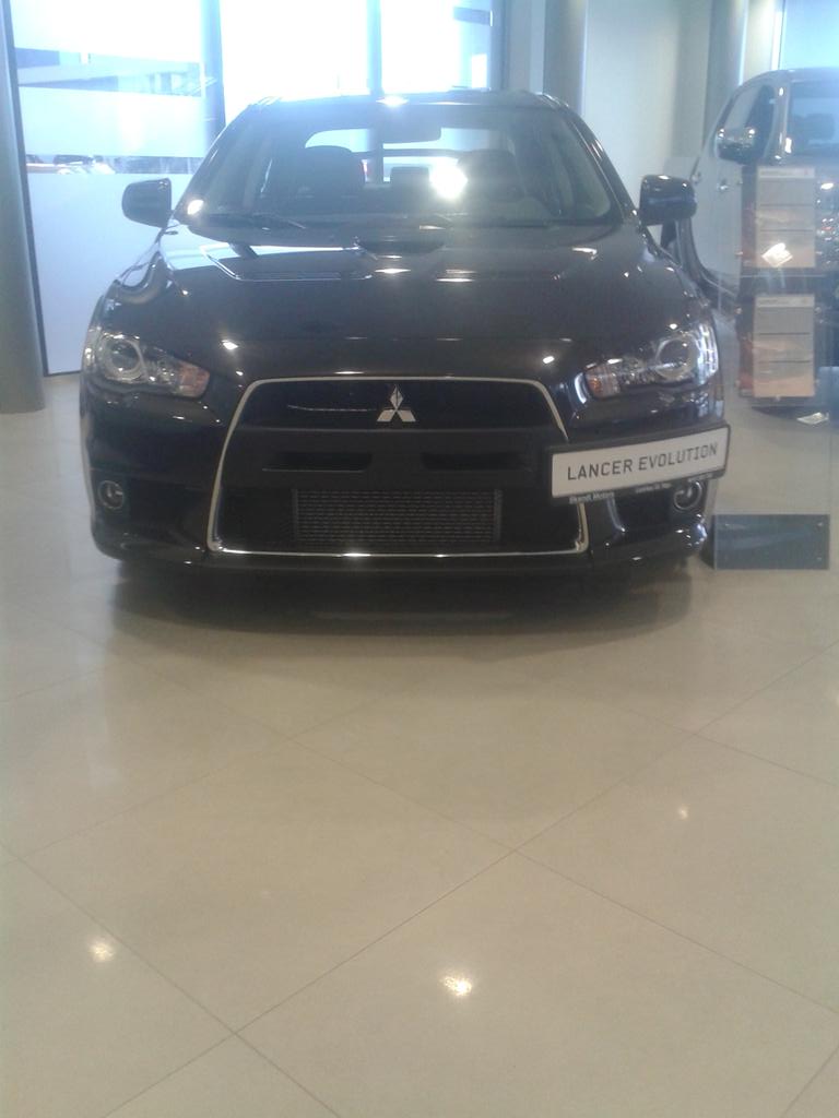 kristaps132's tweet photo. Jā, manu dārgum.. #EVO #preshous #perfektskaplis @skandimotors http://t.co/uNX89Tsrso
