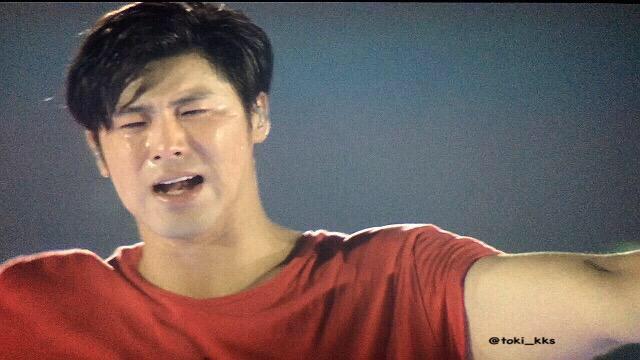 72min18's tweet photo. いつも笑顔の東方神起しか見たことないから、2人を泣かせられるぐらいみんなが東方神起を愛しています。

#TohoWithTour  #東方神起
#TohoWithTourfinal  #TohoWithTourTokyo http://t.co/FJjcBaH4Ka