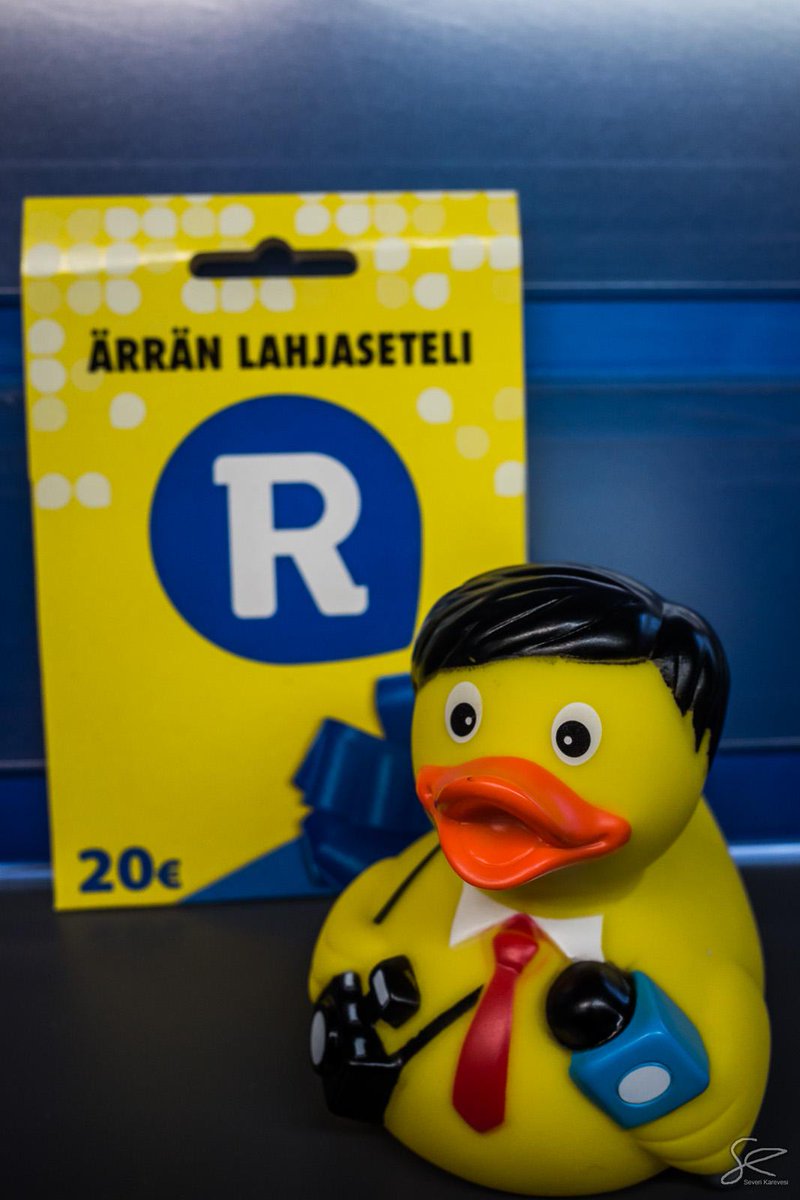 VLKankanuitto's tweet photo. Pasiankka on nimitetty tänään ankkatoimikuntaan reportteriksi. Pasiankka vieraili ensitöikseen Koskikaran R-kioskilla http://t.co/f4BDYkZOJI