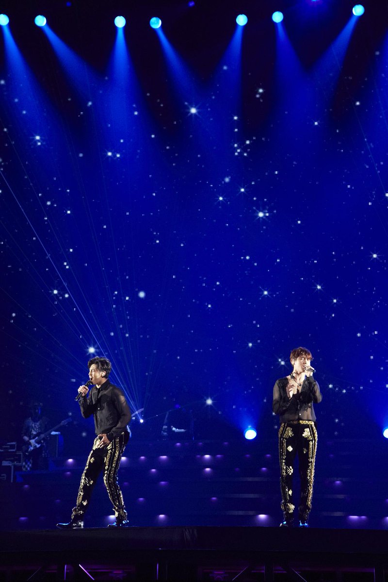 Live tour. Live tour. One ok rock така. Биа вк дисней. One ok rock обои.