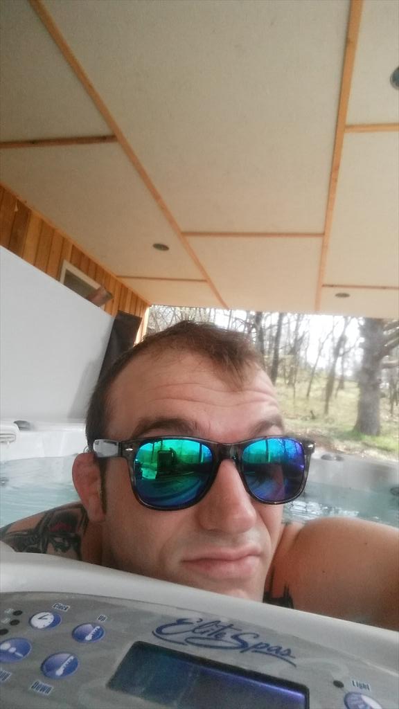 MMAhowi3's tweet photo. Cutten like a king !!!easy as pie #legacy41 #iwinyouloose #factorymade #likeachamp @legacyfighting http://t.co/VCAxo70y8b