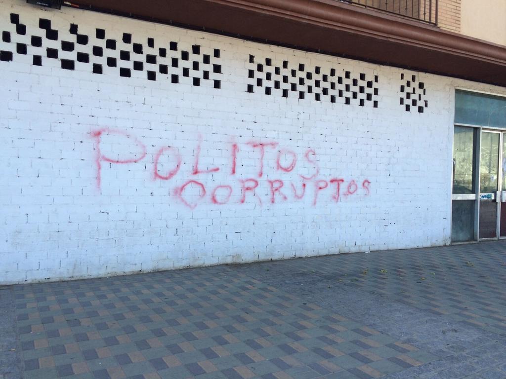 yampi112's tweet photo. Mi hermano @aantoine14 luchando contra la corrupción!!! @kike1989 http://t.co/6bXnkhBes7