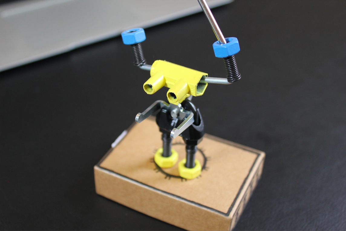 iambrandonsalt's tweet photo. NEW VIDEO: Make A Robot Out Of Nothing But Junk w/ @OffbitsOfficial! https://t.co/PEn0eDEaBV #geek #offbits http://t.co/qPpjMmtd2K