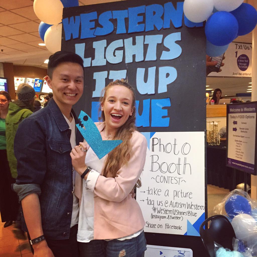 lorenamackey's tweet photo. Land sharks for autism awareness @AutismWestern #westernushinesblue http://t.co/ta50agipTX