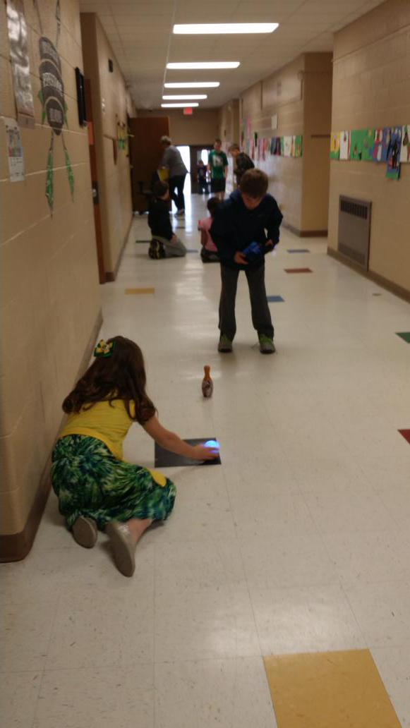 kdamm's tweet photo. Bowling with @SpheroEdu @NangleNews #pasarrows #makerspace #coding http://t.co/4tAhUyIOXf