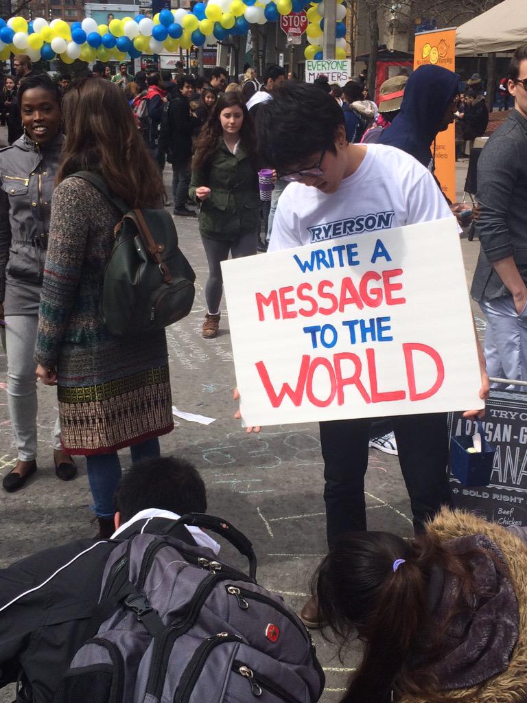 JohnVAustin's tweet photo. Hey @RyersonU, come to Gould Street until 2pm and write your @EveryoneMatters message to the world! #IAMRyerson http://t.co/VjAZIiOddX