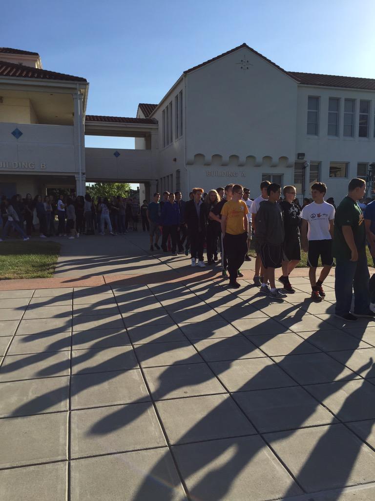 MJHSBullpups's tweet image. 8th grade panoramic photo!  #bullpuppride #strive4success