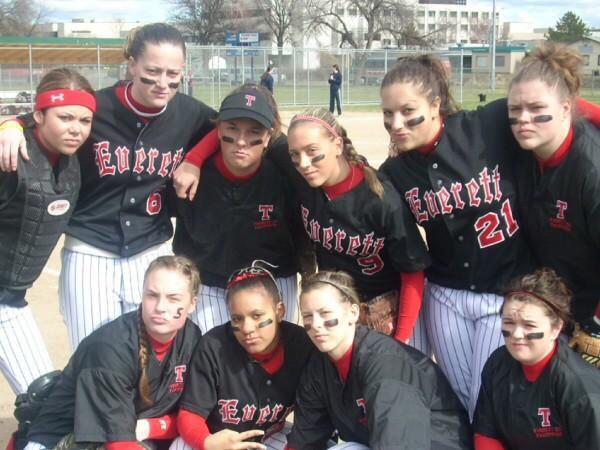 CatchTheWiggles's tweet photo. #throwback #TBT #EVCCTrojans #EVCCsoftball http://t.co/kbd44ddprJ
