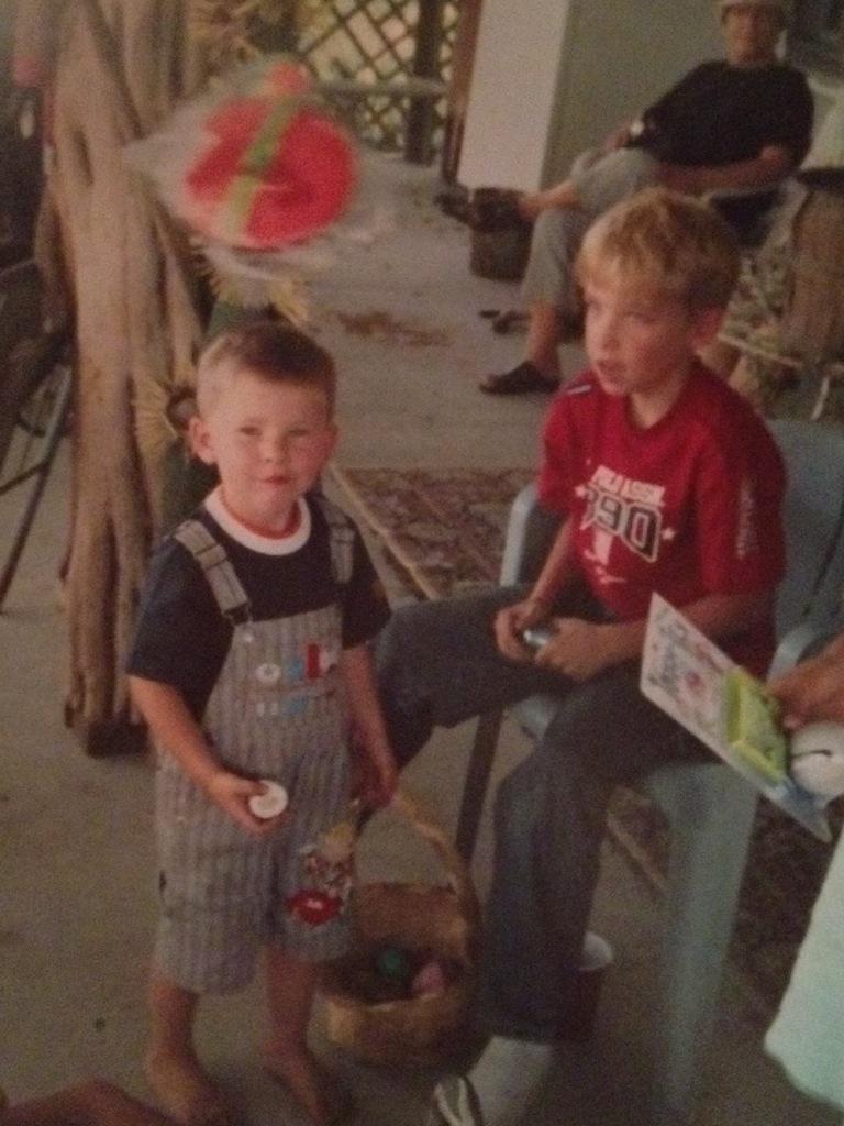 shmoody92's tweet photo. Throwing it back http://t.co/lWXwPqtaiW