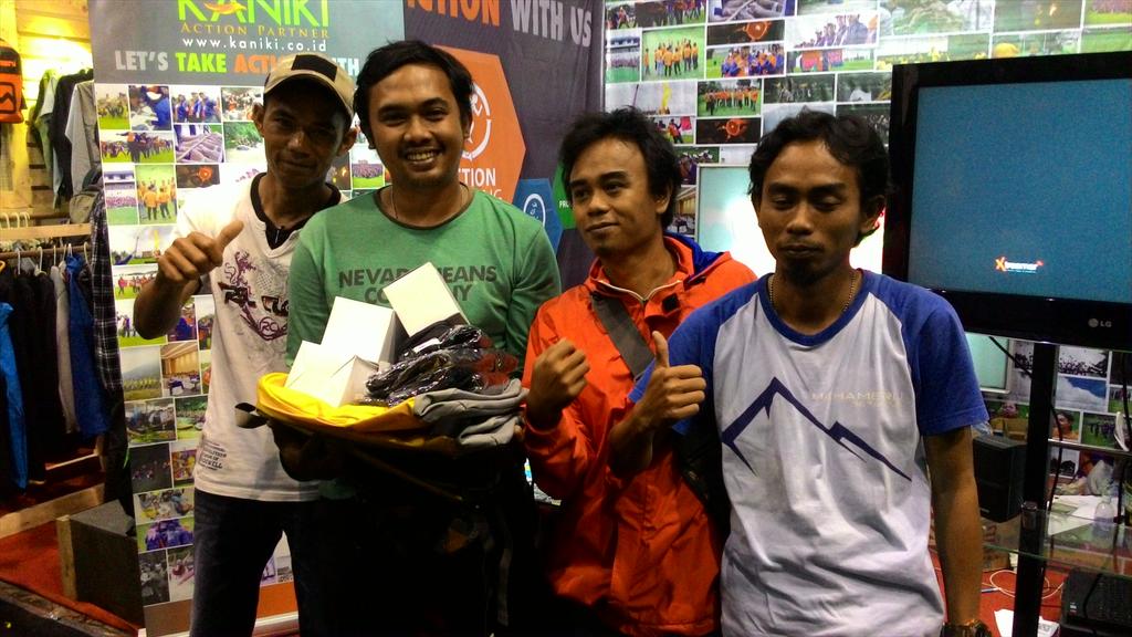 "<a href="/kaniki_kini/">KANIKI.CO.ID</a>: Para pemenang <a href="/indoscavenger/">indoscavenger</a> di @IndoOUTFEST tadi <a href="/avtechindonesia/">AVTECH</a> <a href="/Braven_IND/">BRAVEN Indonesia</a> "
Selamat ya guys..