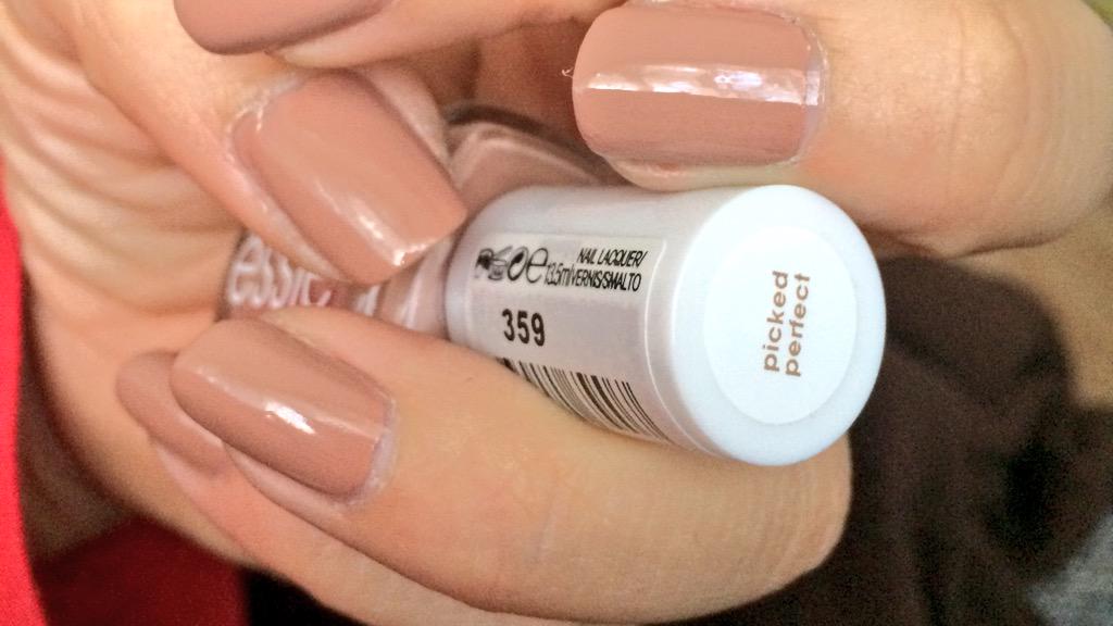 BibisWelt's tweet photo. Für den Hamburgtripp mal in unauffällig. 
@essie_DE #pickedperfect #essieliebe http://t.co/sSCJePf2aN