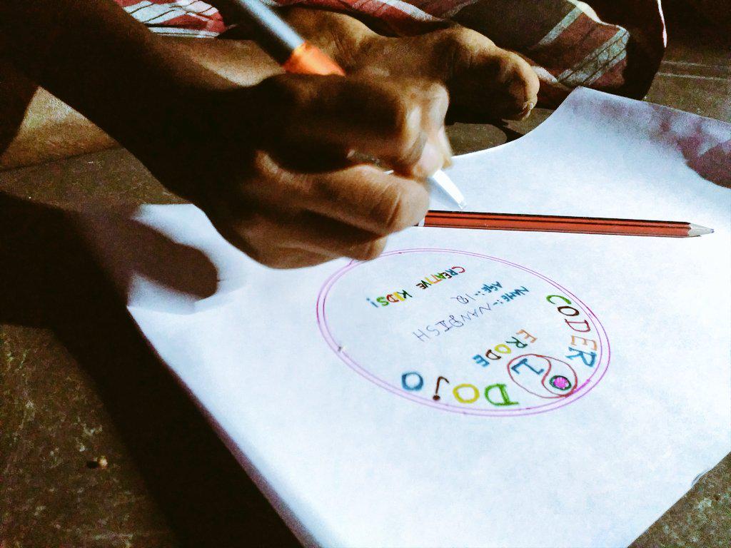 CoderdojoErode's tweet image. Amazing scenes @GauthRaj: Great evening helped mentor @samgvnd n his student designing badge 4 upcomin codin event ! http://t.co/8oDxFdfEz7"