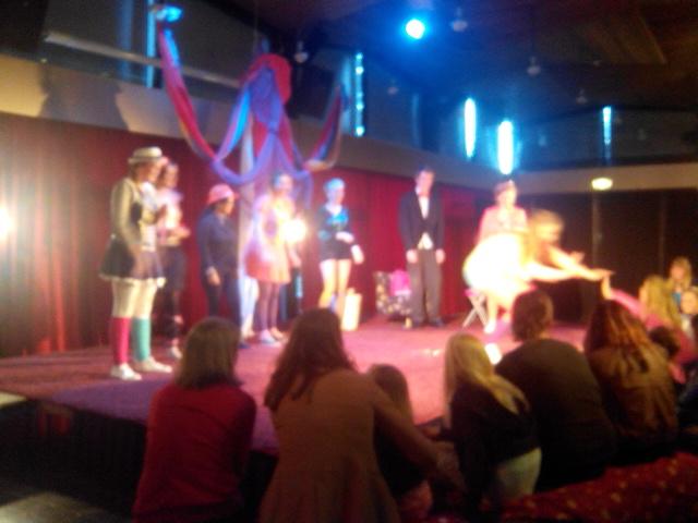 GerbenvdMeulen's tweet photo. Groot succes. Voorstelling De verdrietige circusdirecteur van Leisure &amp; Hospitality van @Alfacollege in @DeTamboer. http://t.co/YlXaOqUSZS