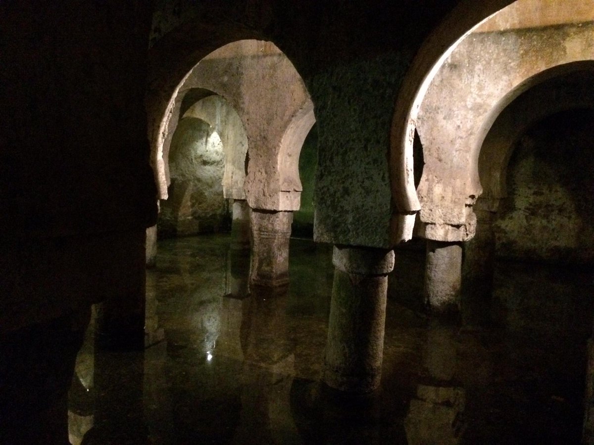 DailyFound's tweet photo. Aljibe de #Cáceres @Ayto_Caceres @DipprovCaceres http://t.co/gpAk0NQ6Al