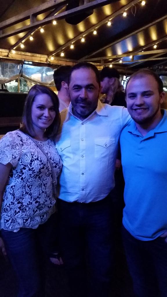 josh3691's tweet photo. Ran into this guy last night @AaronLewisMusic #losers http://t.co/351FZCR5zE