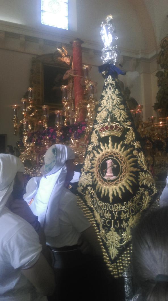 AMazotes's tweet photo. A la espera... "Esperanza", "Himno Nacional" y "Divina Oración" para la salida del Rey de la Victoria #SSAzotes15 http://t.co/uk76jSk9Y2