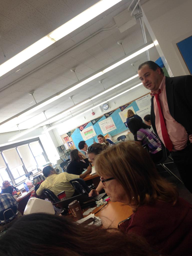 Osvinyanesbass's tweet photo. UFT rep thanking everyone for advocating for teachers through social media. #AllKidsNeed #invitecuomo http://t.co/Jd0Fb9nGE1