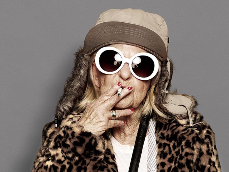 grazia_fr's tweet photo. Le fashion cool du jour : ta grand-mère en Kurt Cobain !
http://t.co/Yx9oGKtOoR

#mode #kurt cobain @baddiewinkle http://t.co/Sa8biU0t3i