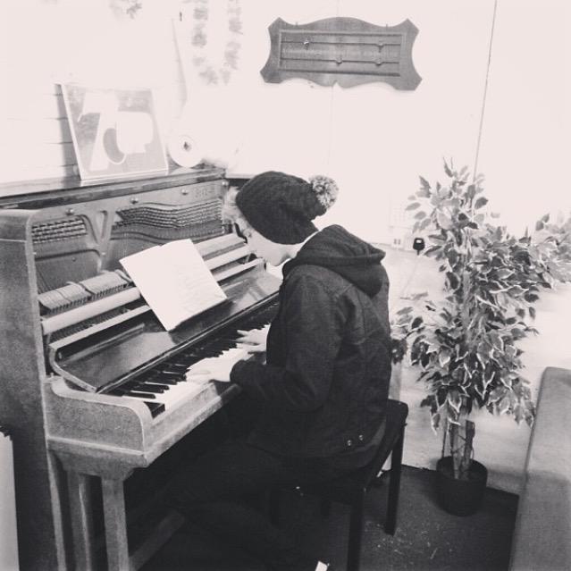 Daddy45Luke's tweet image. I need to be alone i come back later bye! I love my baby girl ♥♥♥ #offline