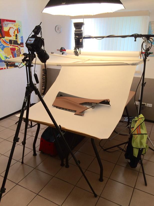 AlexBertheau's tweet photo. Fotografiando los interiores del #GMCorvette en @Eissmann. Para su línea de producción. http://t.co/uMZHwkYuAg