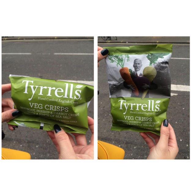 Nics_Bella's tweet photo. Thanks @Tyrrells for my £1.25 packet of air!! 😒 http://t.co/yRYPHWEcac