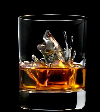 lootcrate's tweet photo. RT @ToplessRobot: A Japanese Whiskey Company Made Some Amazingly Nerdy Sculpted Ice Cubes http://t.co/O0YHlhivgw http://t.co/cA2HE6uPnD