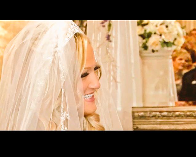 c_sullivan143's tweet photo. I love how happy I look here 💗👰💎 #weddingday #happybride http://t.co/idcigZ0wV1