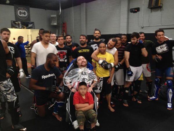 IKEVF's tweet photo. Awesome having antonio in the gym thank you @Cowboycerrone @JonnyBones @CarlosCondit @AndreiArlovski @JohnDodsonMMA http://t.co/3AdllVWWjx