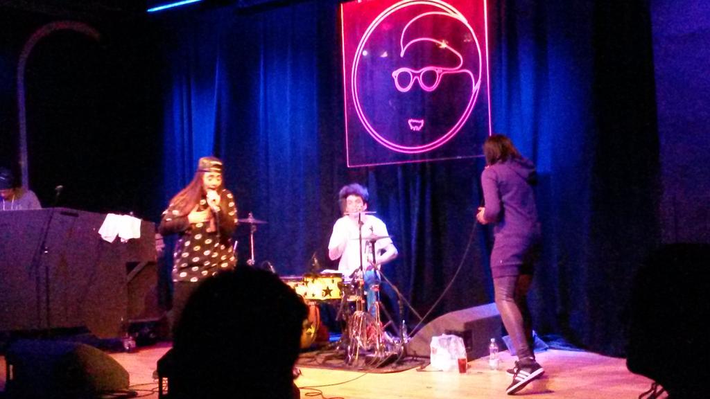 Jayloucook's tweet photo. Met 3 super talented stunners tonite!!@envysays @ONEDAFULL &amp; @TomJWest are well sweet!! @BATZINDABELFRY slayed!! http://t.co/MxRyXnpOtS
