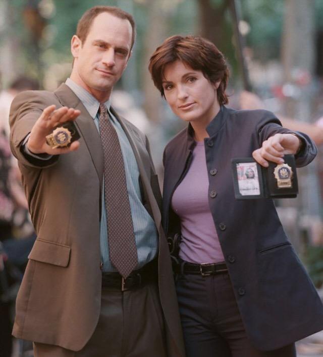 Happy Birthday to Christopher Meloni aka Detective Stabler aka ur my hero yay 