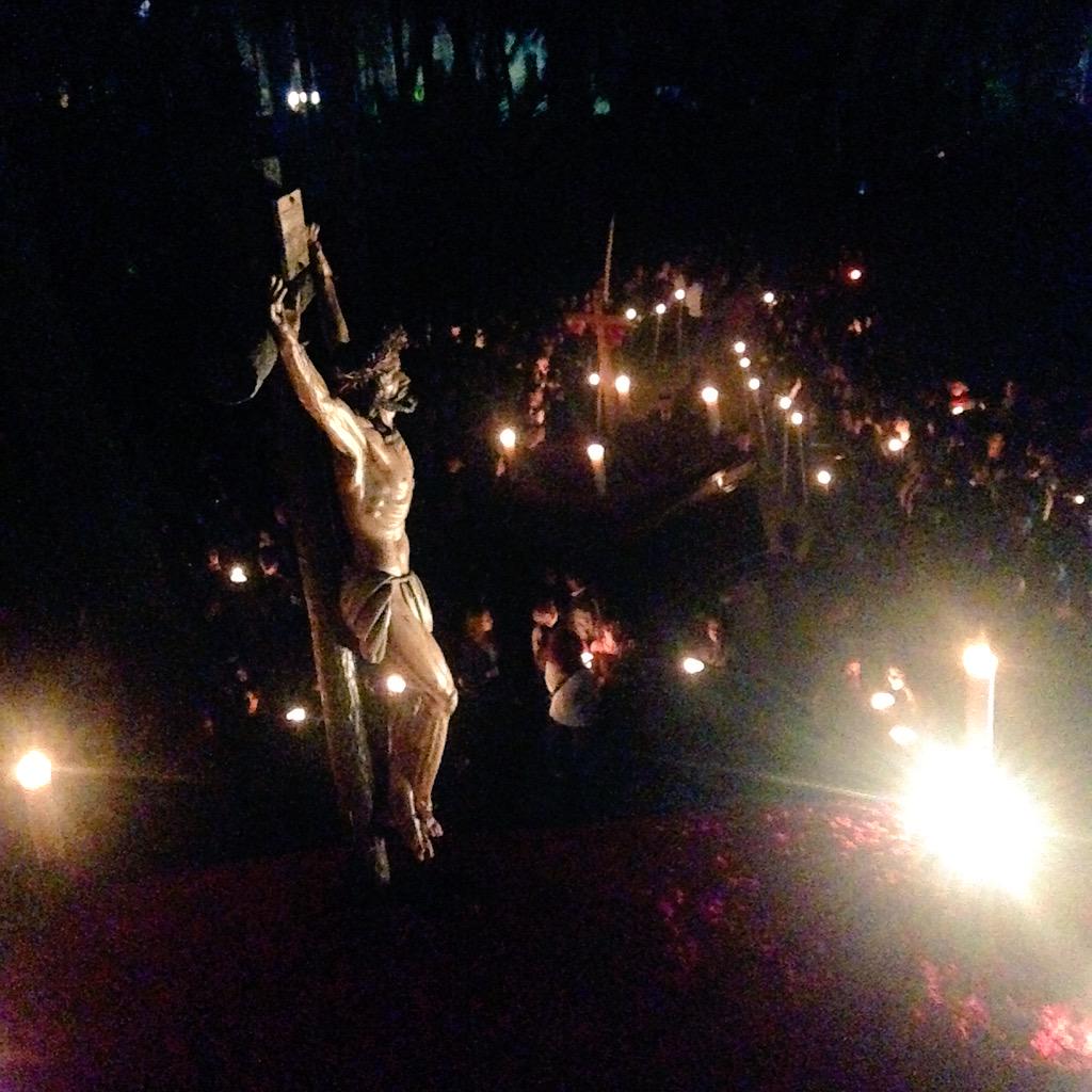 El Amor ya está en la calle...impresionante la salida, grandes <a href="/xtodelamor/">Cristo del Amor Elx</a> #yosoydelamor #25AniversarioXtoDelAmor