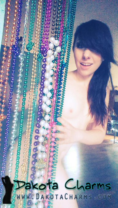 Peak-a-boo ! #dakotacharms #nakedpic #beads #nudieselfies http://t.co/lvjxeTVDfO