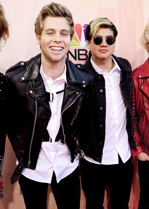 breadsmiling's tweet image. 