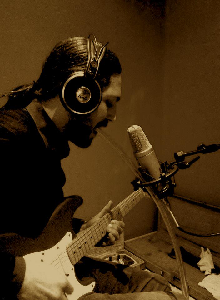 EmilioSorrident's tweet photo. madbox @SpinosaNico @RosManica @RNCmusic #skinshells http://t.co/sptMriIXen