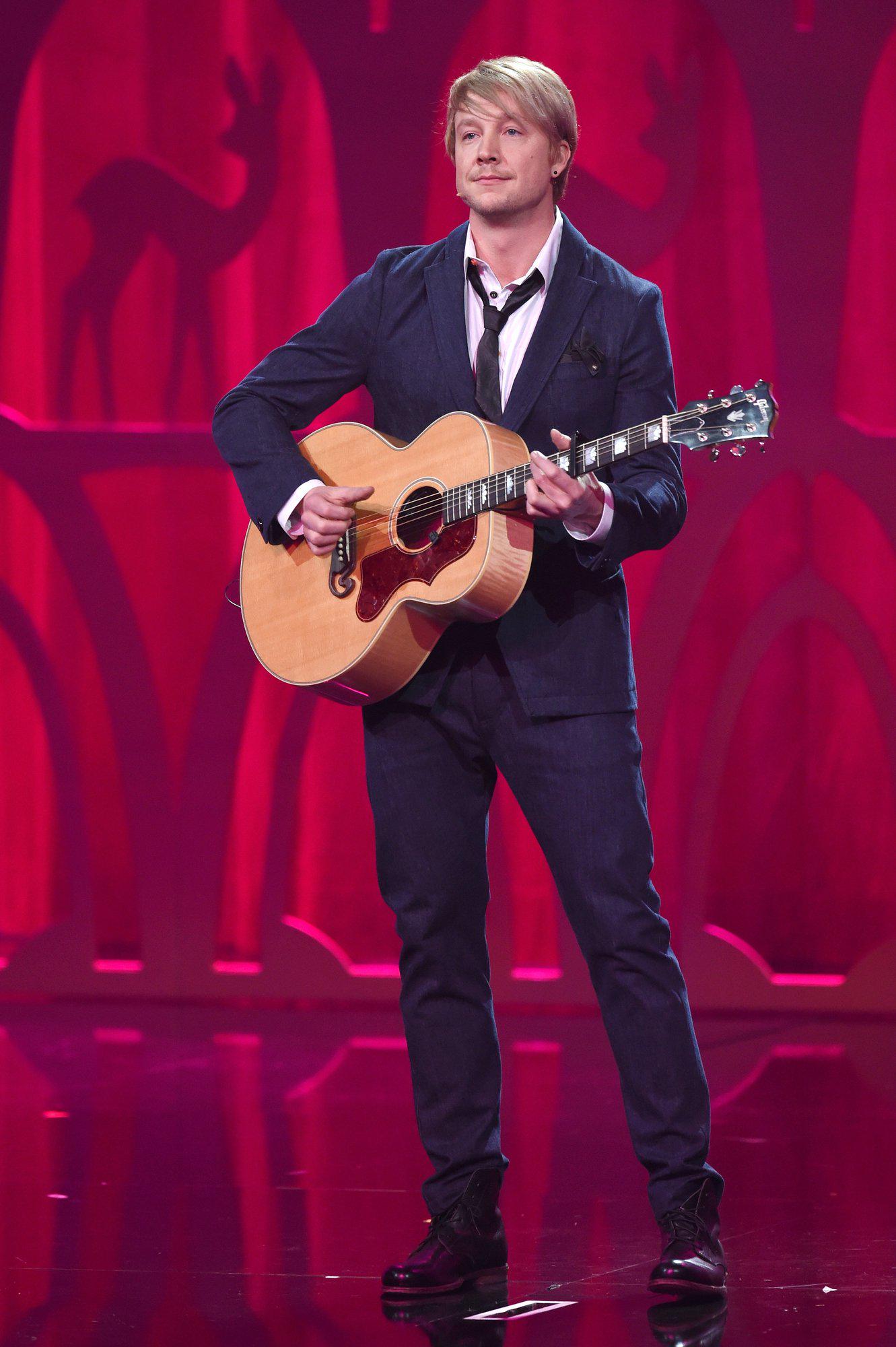  frontman    Samu Haber           39... Happy birthday 