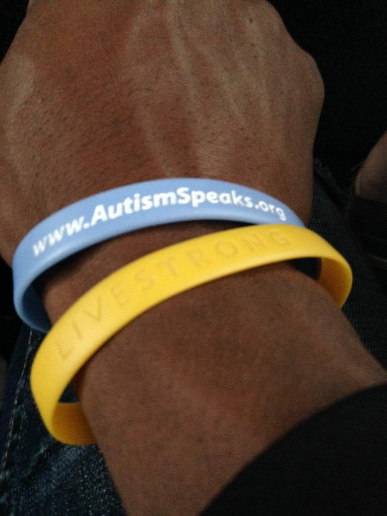 TadariousH's tweet image. Supporting one of my twins Kilee Rowe!!! @autismspeaks #itstimetolisten #AutismAwarenessDay2015