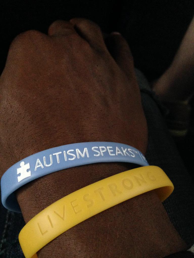 TadariousH's tweet image. Supporting one of my twins Kilee Rowe!!! @autismspeaks #itstimetolisten #AutismAwarenessDay2015