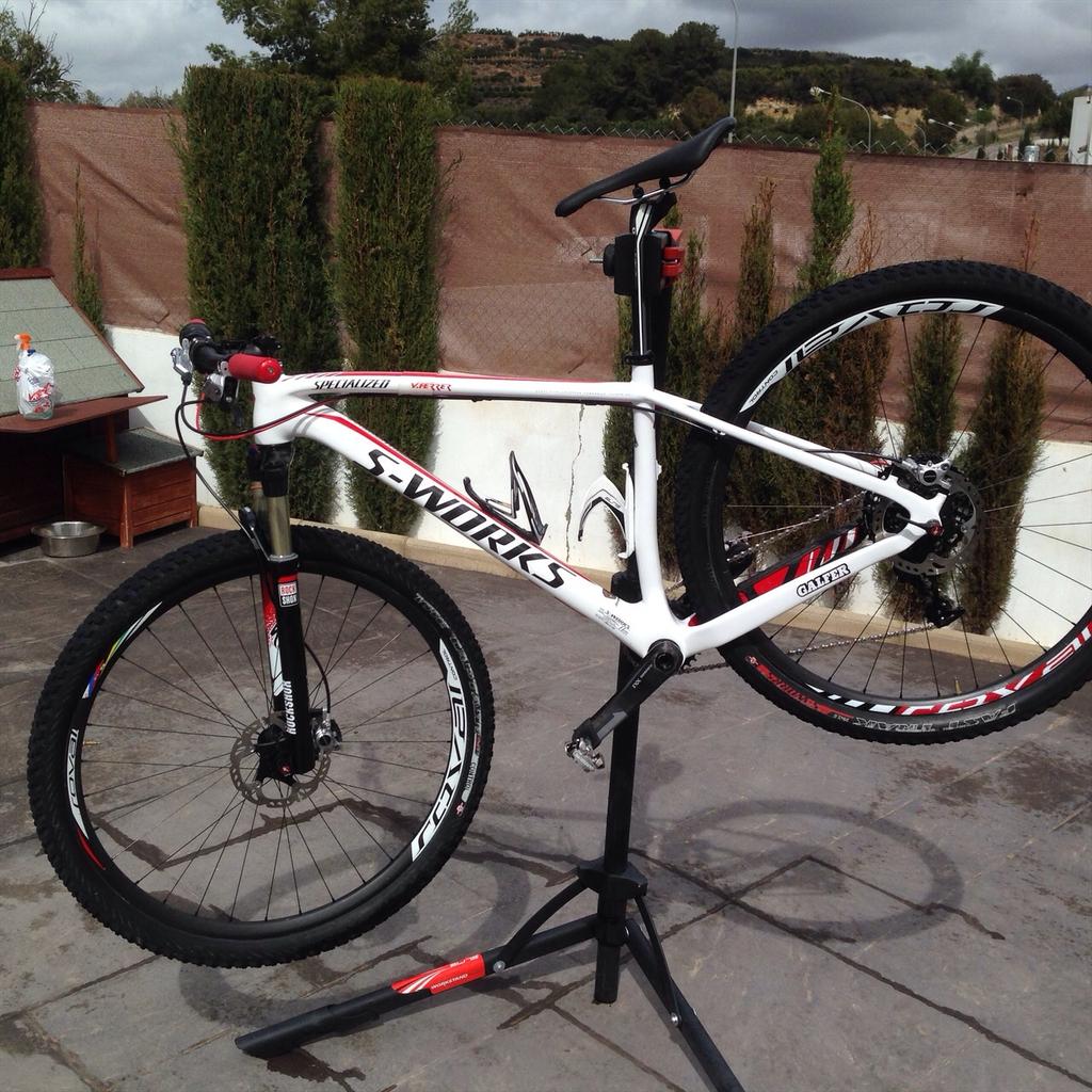 tatehummer's tweet photo. Pues deseando probar la nueva bike!!!vaya paliza nos hemos dao @ErosCruzUrea #specialized #swork #xx1 http://t.co/IlTuwhKkip