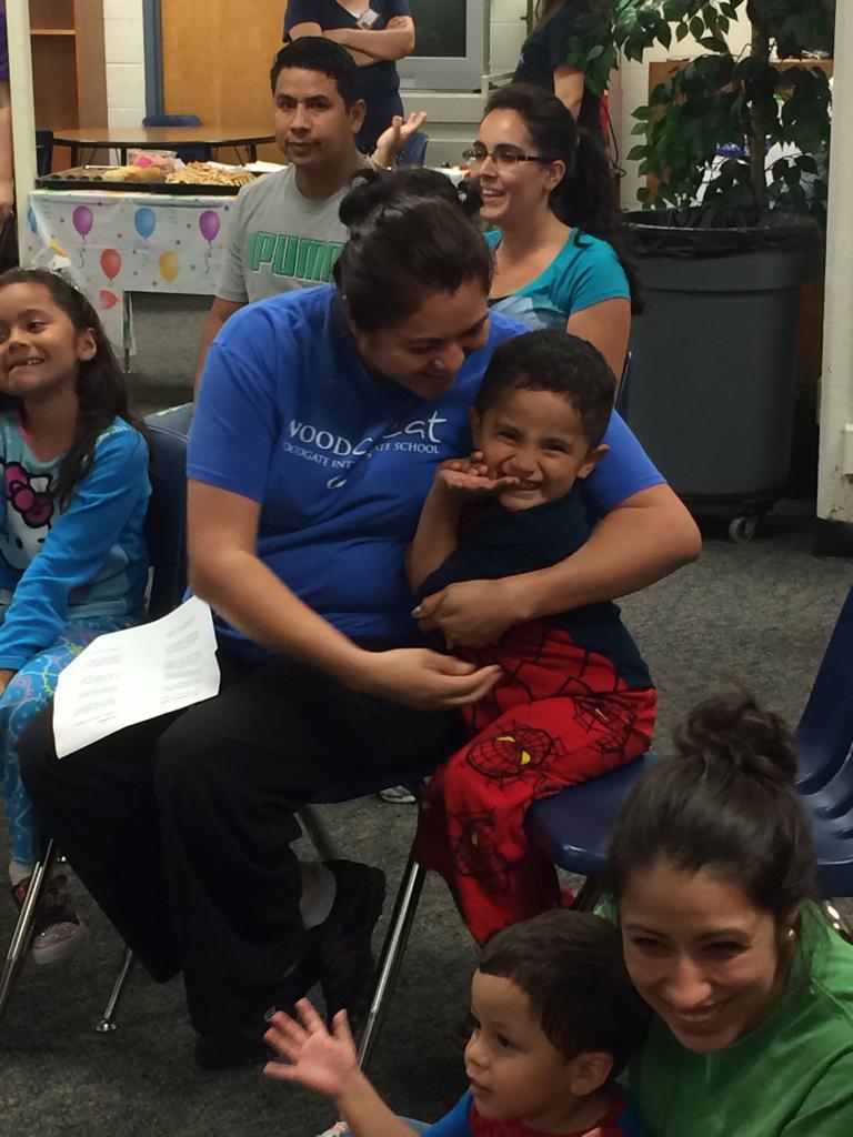 AVANCEWaco's tweet photo. StoryNight last night a success of families reading together (&amp; counting &amp; naming shapes &amp; colors!). #IAMProsperWaco http://t.co/kvnLDdnX6K