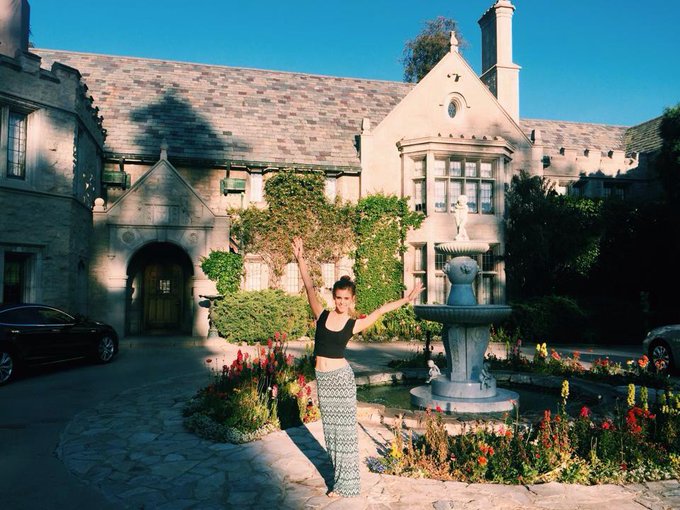 Watch Amberleigh West's leaked NSFW photo on TwXstars